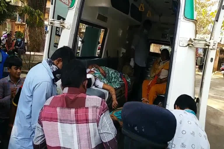 road accident at vizianagaram nine members injured