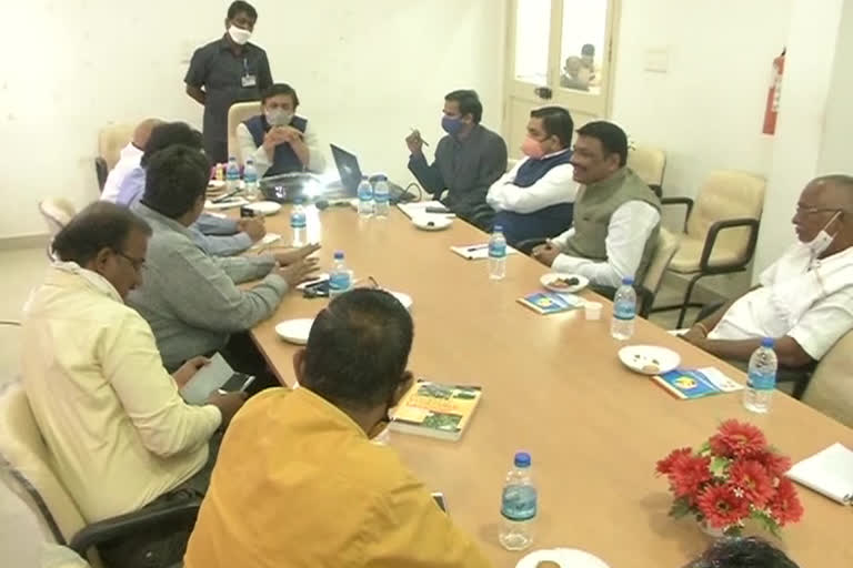 Mirchi Task Force Committee Chairman GVL Narasimha Rao helds meeting with mirchi yard members at guntur