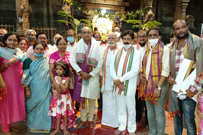 justice-nagarjuna-reddy-visit-srikalahasthi-temple-in-chitthore-district
