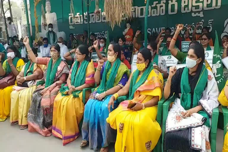 Telangana TDP women leaders in solidarity with the Amravati movement