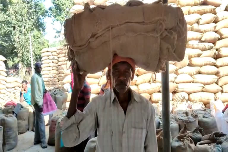 farmers have to bring gunny bags in Kanker