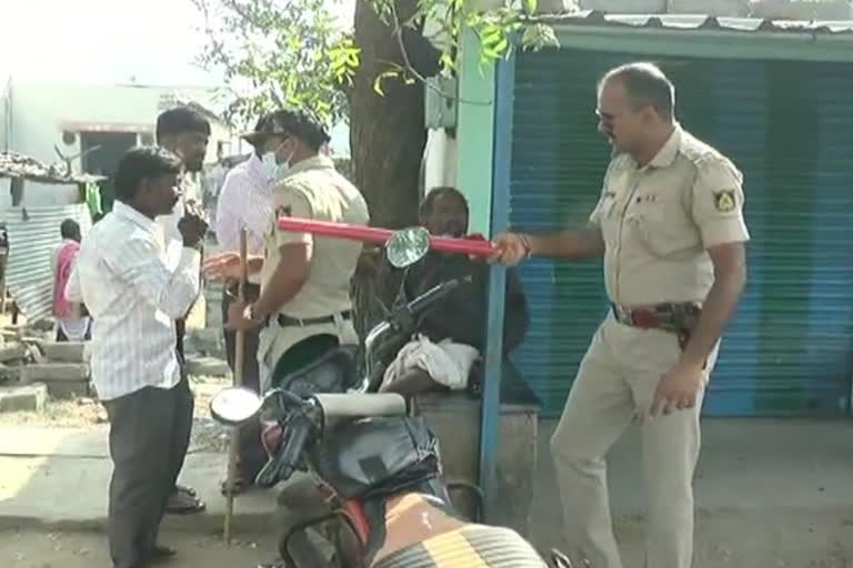 Lathi charge in Yadagiri district