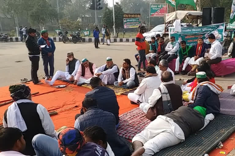 Indian farmers union Bhanu continues to protest in chilla border