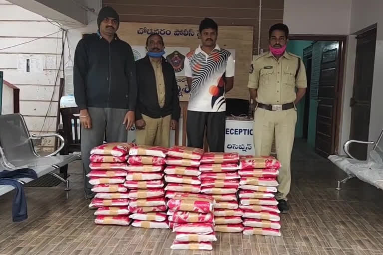 huge ganja seized in chodavaram vizag district