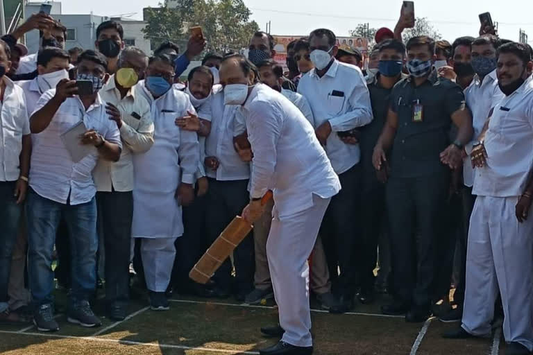 maha deputy cm ajit in cricket match baramati