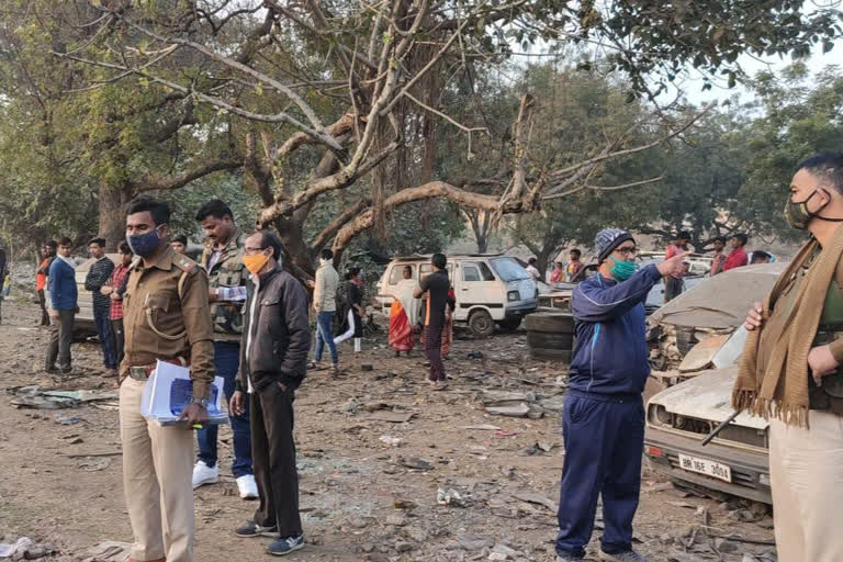 elderly person died due to coming in contact of train in jamshedpur