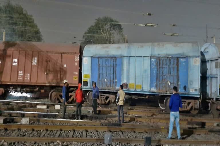 four bogies of train derailed in jamshedpur