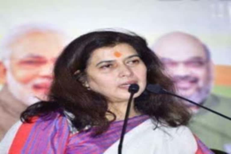 Saroj Pandey targeted Digvijay Singh