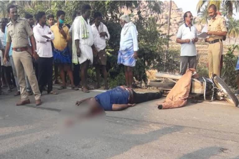 Bikes collide in Chitradurga: one death on the spot, two injured