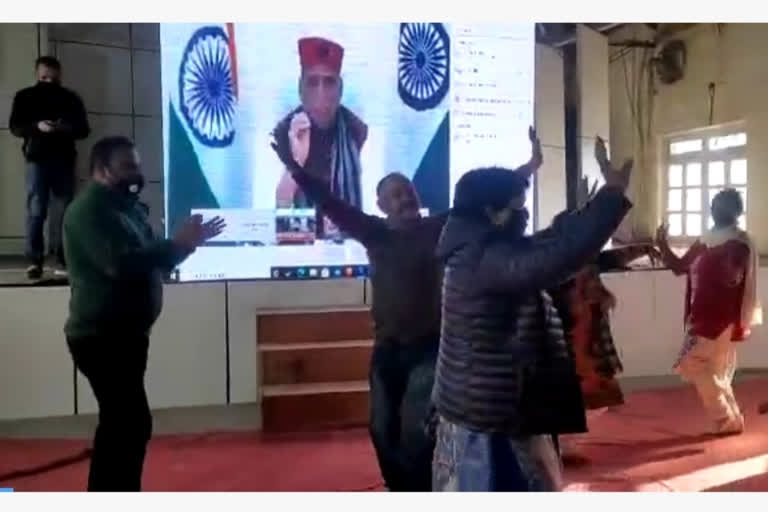 BJP WORKERS DANCED DURING RAJNATH SINGH SPEECH