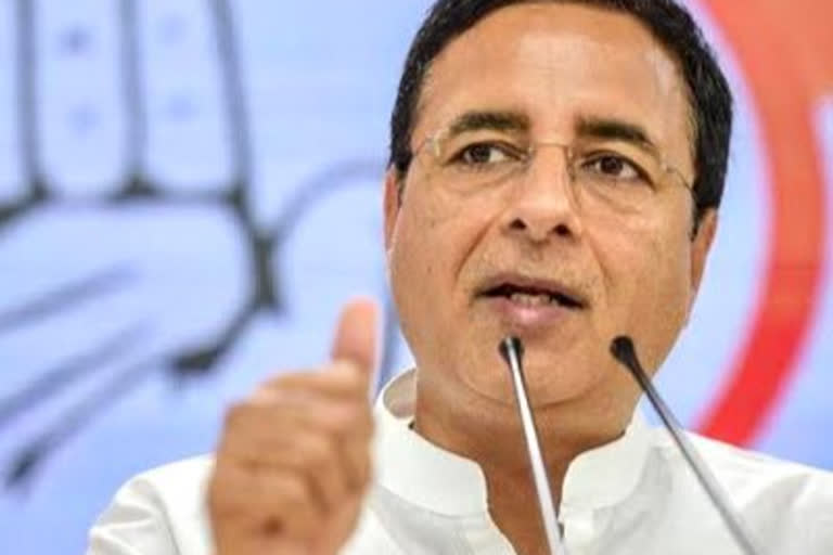 Surjewala defends Rahul Gandhi for his 'abroad' trip