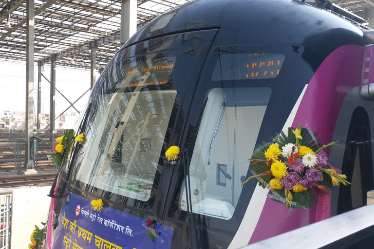 metro passangers travels first time in driverless metro