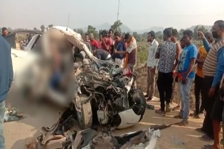 four-people-died-in-road-accident-in-seraikela