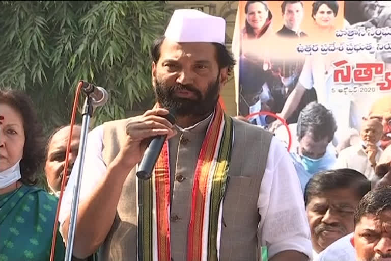 tpcc chief uttam kumar reddy fires on central and state govts