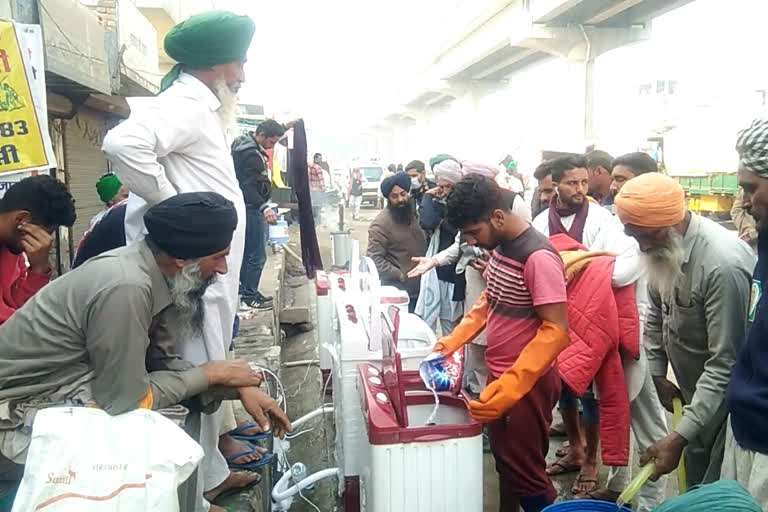 washing machine facility for farmers at tikri border