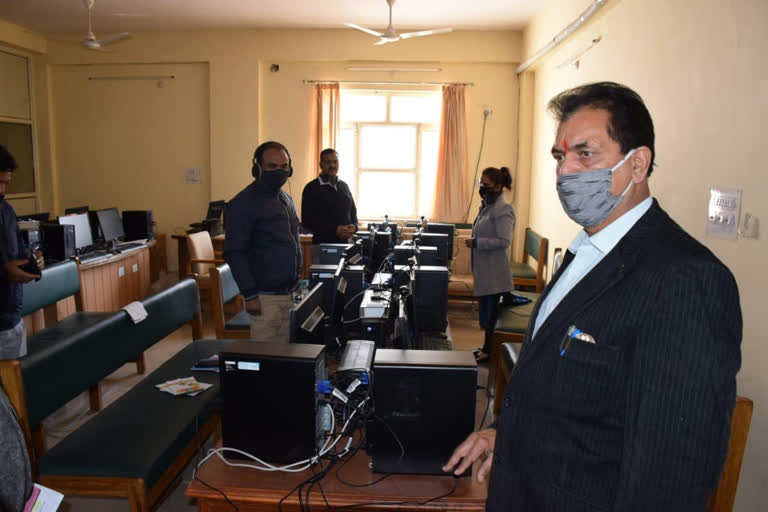 Assembly Speaker Premchand Agrawal  inspected IT lab