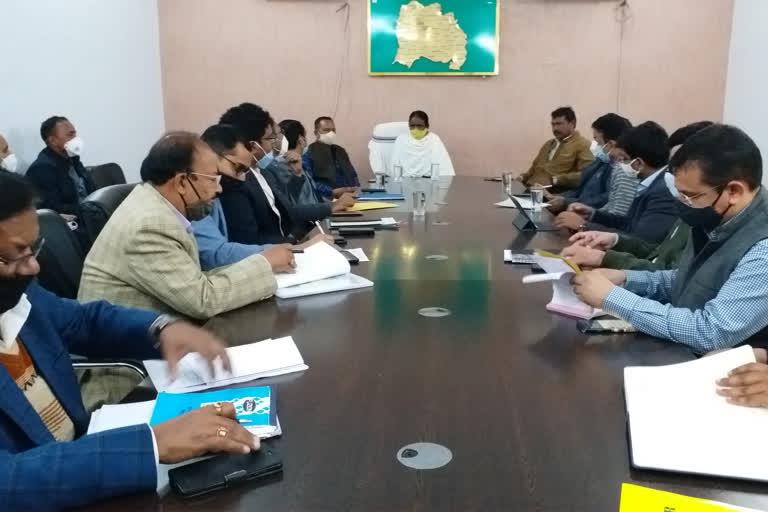 Minister Joba Manjhi held meeting with officials in Chaibasa