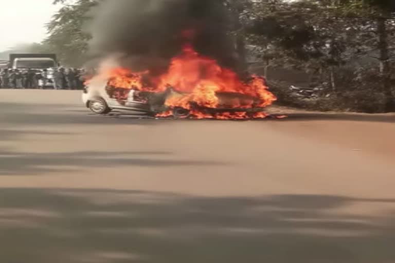 car burnt in sundargarh