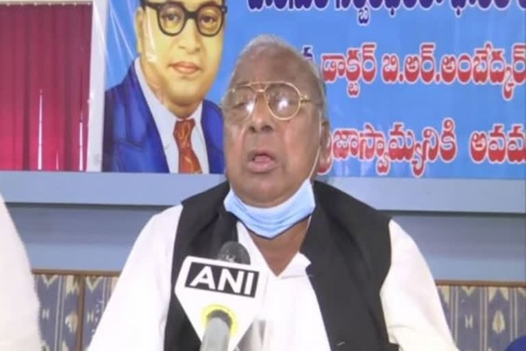 Senior Congress leader V Hanumantha Rao