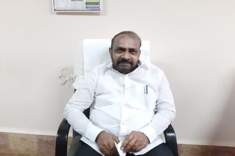 Deputy Chairman of Karnataka Council SL Dharmagowda committed suicide  SL Dharme Gowda  Deputy Chairman of Karnataka Council  Dharme Gowda commits suicide  കർണാടക ലെജിസ്ലേറ്റീവ് കൗൺസിൽ ഡെപ്യൂട്ടി ചെയർമാൻ  എസ്‌എൽ‌ ധർമ്മ ഗൗഡ  എസ്‌എൽ‌ ധർമ്മ ഗൗഡ ആത്മഹത്യ ചെയ്തു  ബെംഗളൂരു  എച്ച്ഡി ദേവഗൗഡ