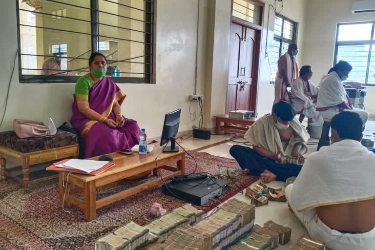 Dwarka Thirumala hundi income calculation in West Godavari district