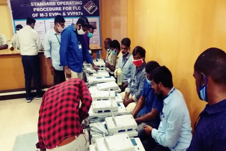 vote machine  வாக்குப்பதிவு இயந்திரம் சரிபார்க்கும் பணி தொடக்கம்  Commencement of voting machine checking work Started  voting machine checking work  வாக்குப்பதிவு இயந்திரம்  தென்காசியில் வாக்குப்பதிவு இயந்திரம் சரிபார்க்கும் பணி தொடக்கம்