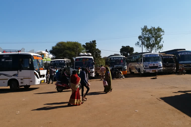 Private bus stand