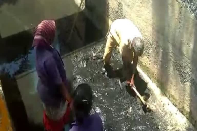 no-change-in-the-life-of-scavengers-and-sanitation-workers