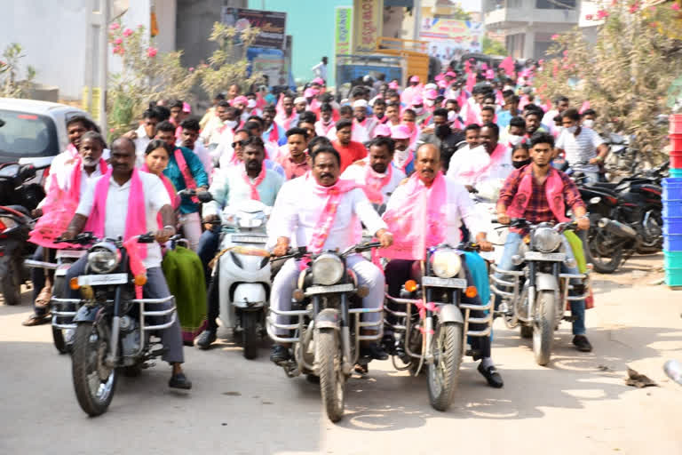 mla sunke ravishankar participated in bike rally at kodimyala in jagtial