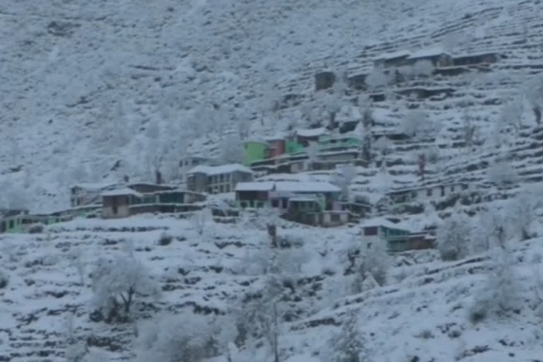 Heavy snowfall in mountainous areas in Chamba