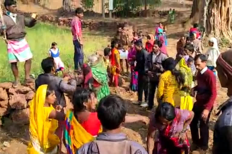 dispute over private possession of government hand pump at jashpur