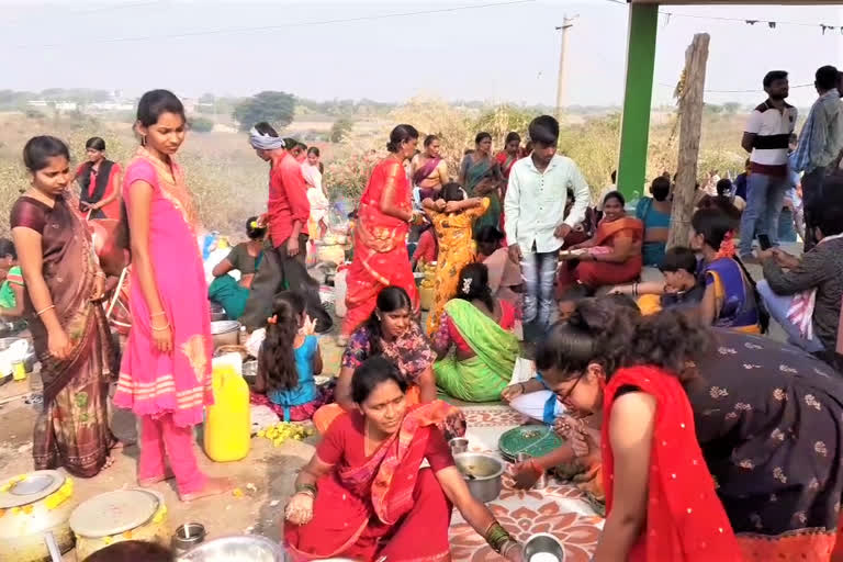 rush in challa mallanna temple in thumpalli  at asifabad district