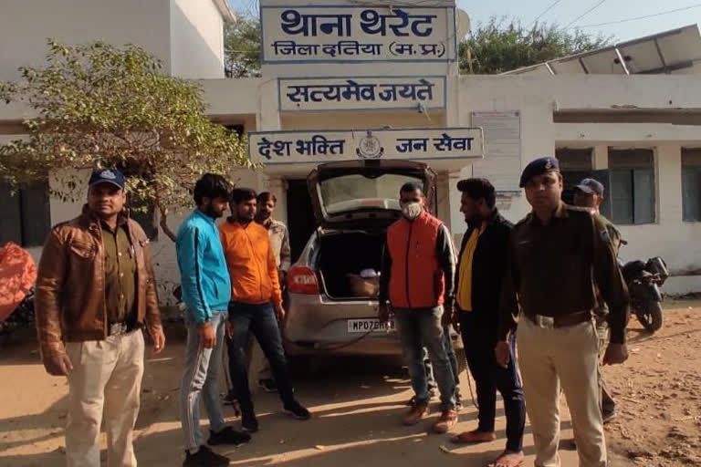 Five smugglers including hemp of more than two lakhs arrested in Datia district