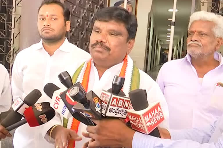 pcc spokesperson demands immediate removal of nagarkurnool dcc president