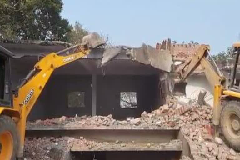 illegal houses demolished in mau