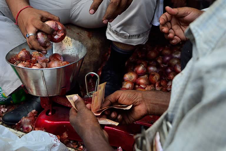 Nationwide average retail price of onions down 60% since last year: Govt