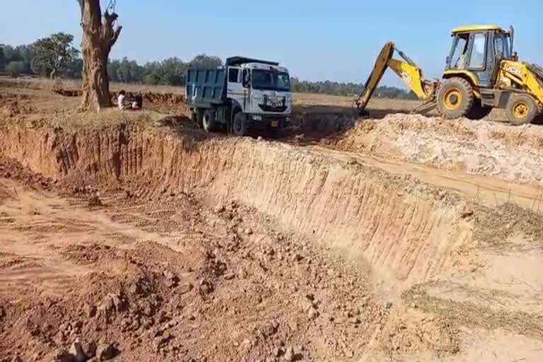 an-attempt-was-made-to-crush-team-that-stopped-murum-illegal-mining-in-pendra