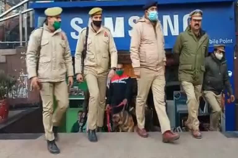 पुलिस ने चलाया सघन चेकिंग अभियान