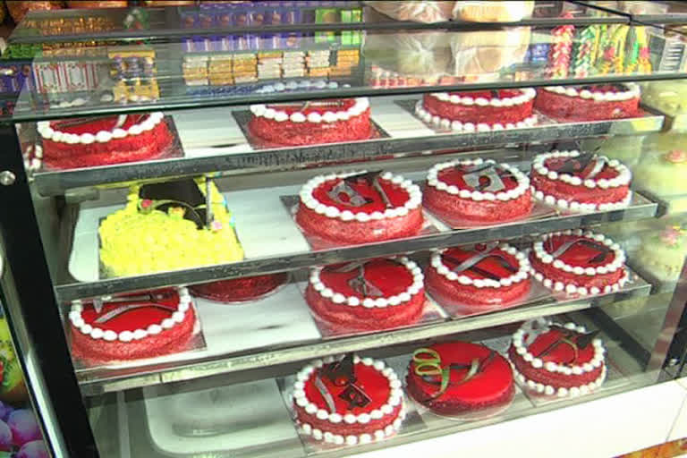 corona effects on new year celebration; no demands for cake