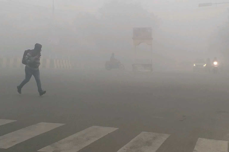 dense fog in Noida