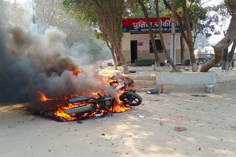 इंस्पेक्टर सहित चौकी का समस्त स्टाफ लाइन हाजिर