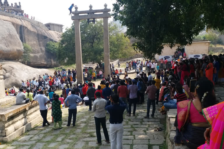 tourists celebrates new year in chitradurga
