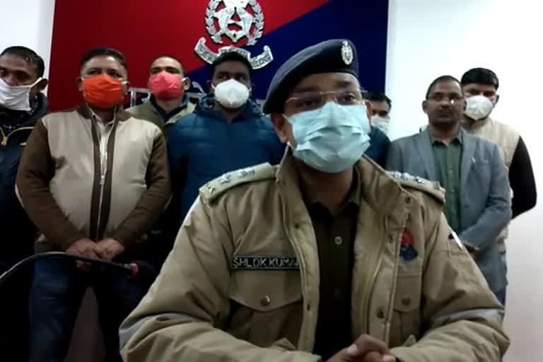 पुलिस मुठभेड़ में चार अपराधी गिरफ्तार.