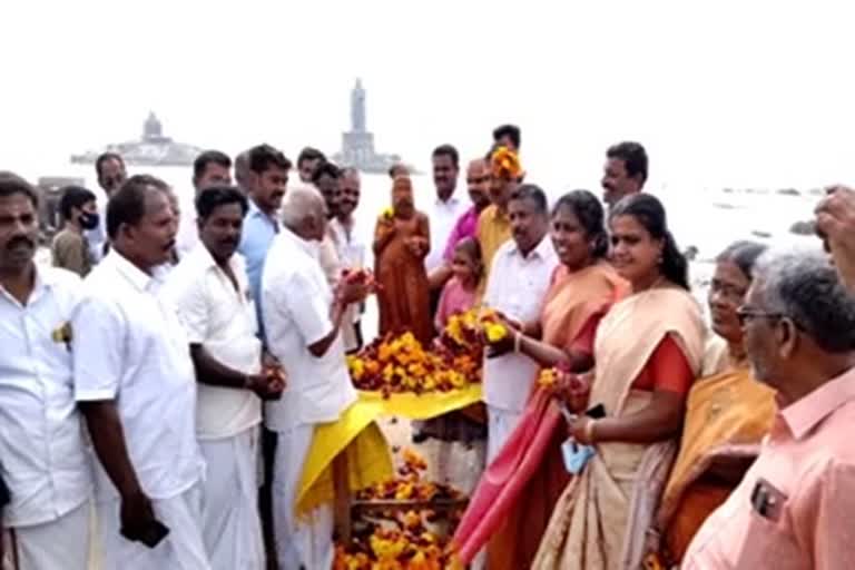 thiruvalluvar-statue