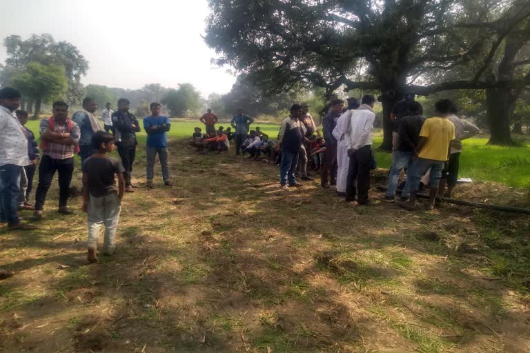 Father and son commit suicide by hanging