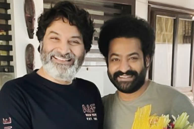 director trivikram met jr.ntr on new year eve