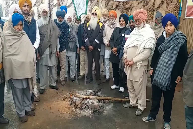 Protest of farmers continues even in cold winter in shabhu border