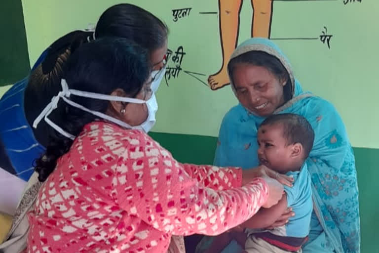 Vaccination program in Lakhisarai