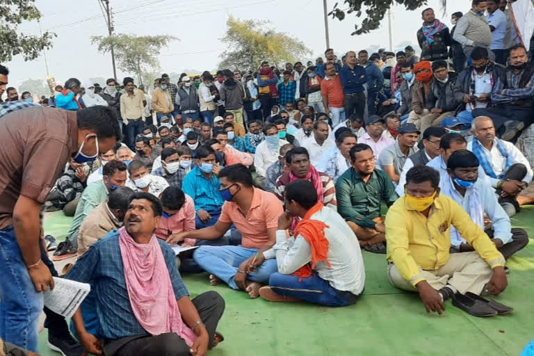 protest of chhattisgarh cooperative society employees union in raipur