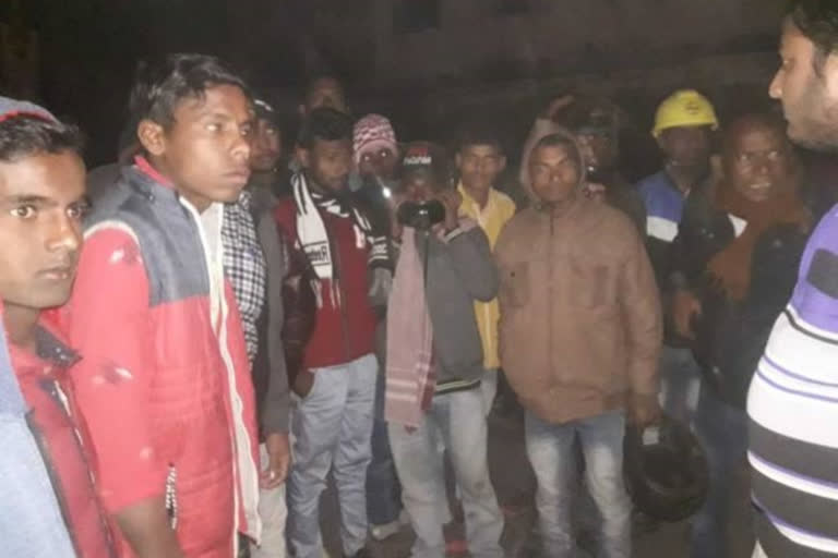 People created uproar over the death of the young man in dhanbad